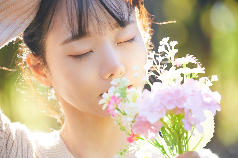 女性の背景画像